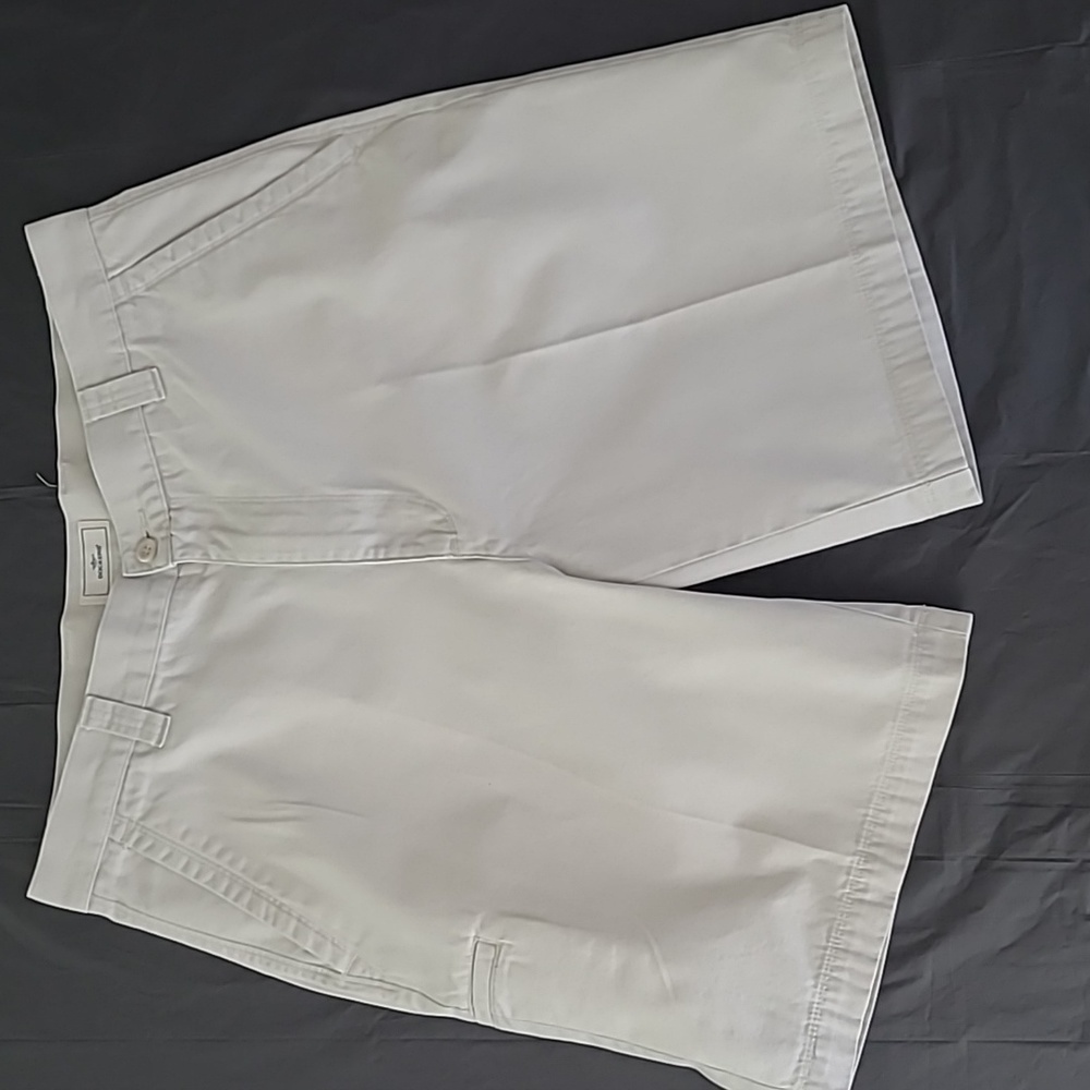 Dockers flat front  relaxed fit,